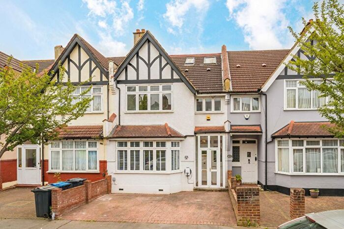 4 Bedroom Property For Sale In Melrose Avenue, London, SW16