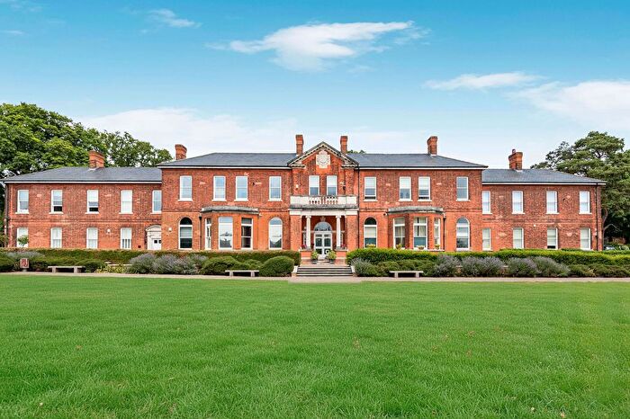 3 Bedroom Flat To Rent In Charles Sevright Way, Officer Mess House, NW7