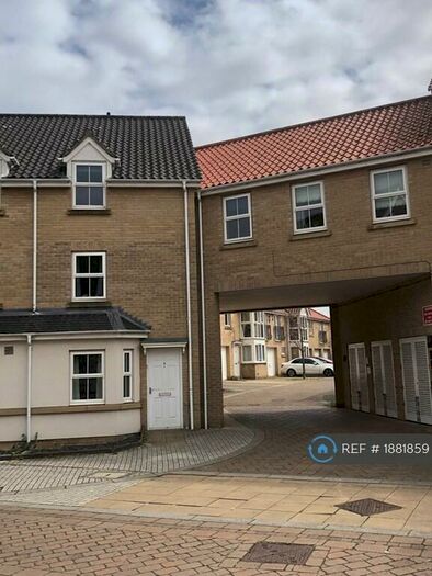 4 Bedroom Terraced House To Rent In Kenneth Mckee Plain, Norwich, NR2