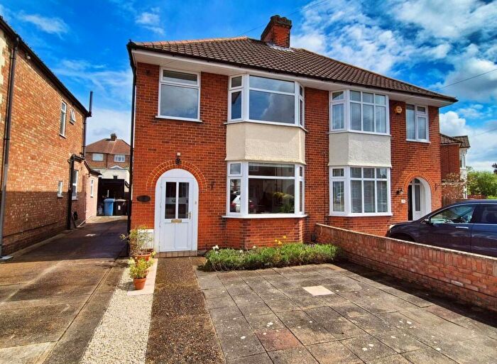 3 Bedroom Semi Detached House For Sale In Ascot Drive, Ipswich, IP3