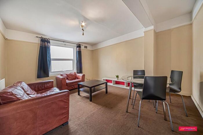 2 Bedroom Flat To Rent In New Cross Road, New Cross, London, SE14