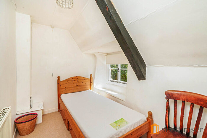 2 Bedroom Cottage To Rent In High Street, Finstock, OX7