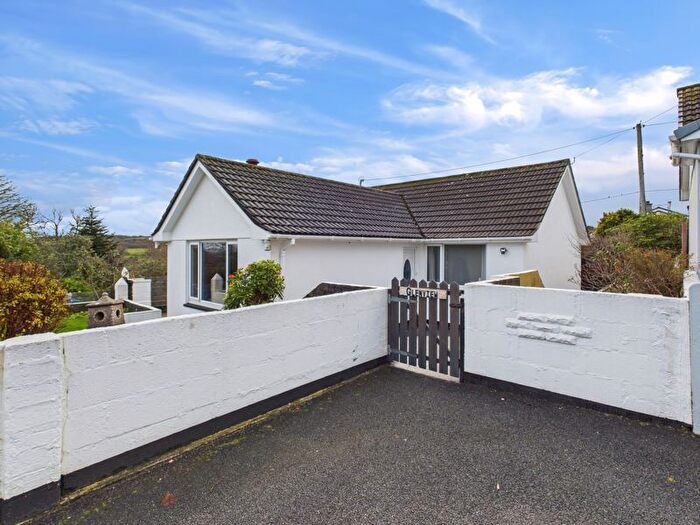 3 Bedroom Bungalow For Sale In Higher Pennance, Lanner, Redruth, TR16