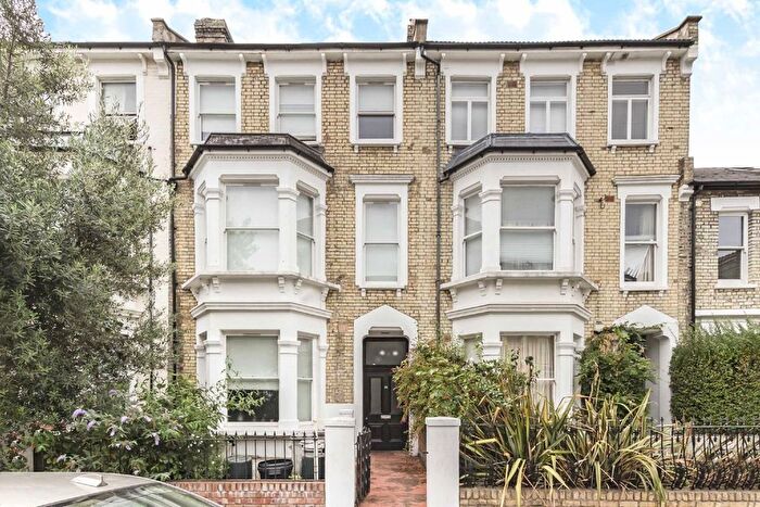 Studio To Rent In Warbeck Road, Shepherds Bush, W12