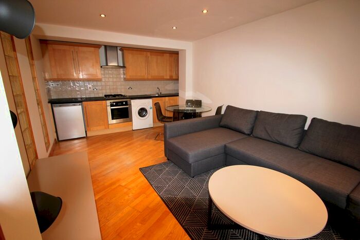 2 Bedroom Flat To Rent In Old Ford Road, London, E3