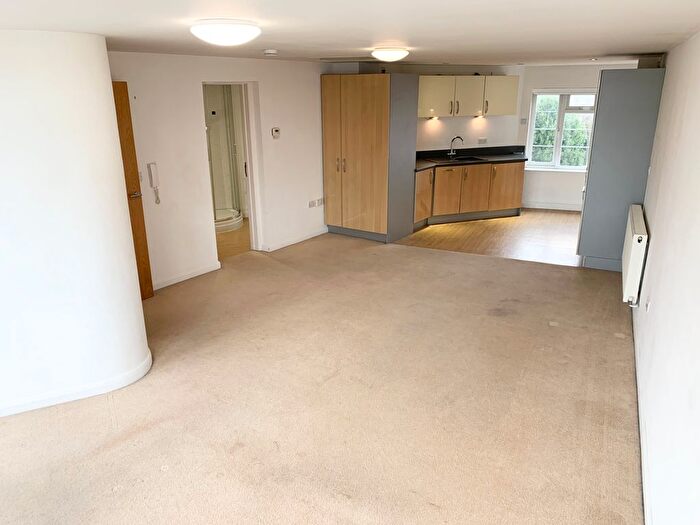 Studio To Rent In George V Avenue, Goring-By-Sea, Worthing, BN11