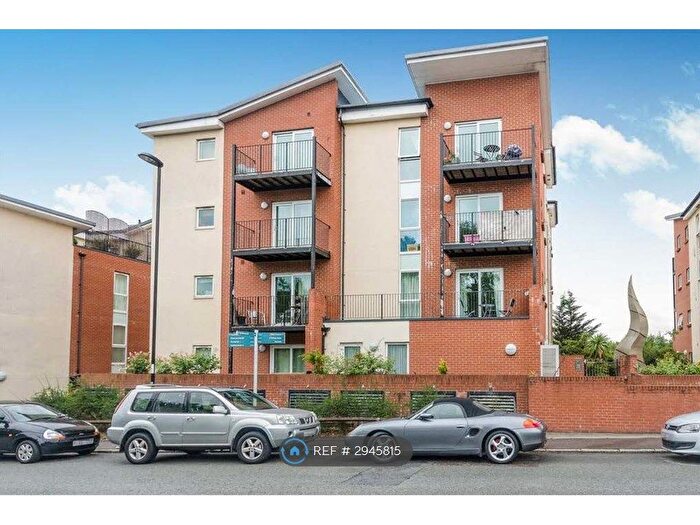 1 Bedroom Flat To Rent In Roxan Mews, Southampton, SO17