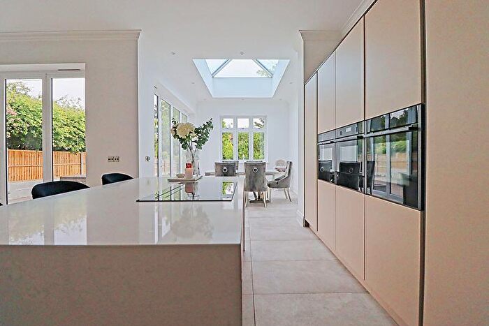 4 Bedroom Detached House For Sale In Thundersley Park Road, South Benfleet, SS7