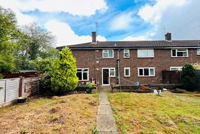 1 Bedroom Maisonette To Rent In Chandler Close, Crawley, RH10