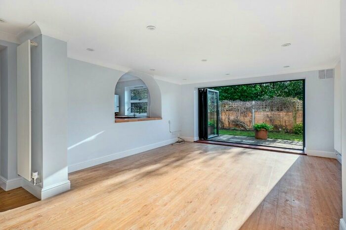 2 Bedroom Flat To Rent In Highbury New Park, London, N5