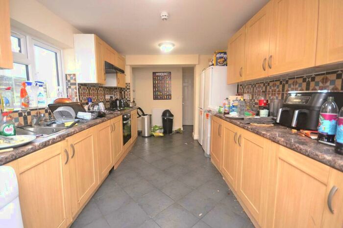 6 Bedroom Terraced House To Rent In Blenheim Road, Reading, RG1