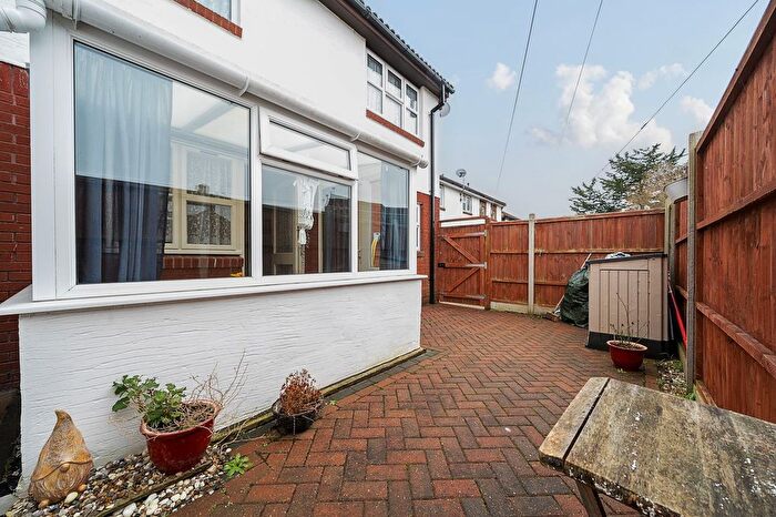 1 Bedroom End Of Terrace House For Sale In Moraunt Drive, Middleton-On-Sea, Bognor Regis, PO22