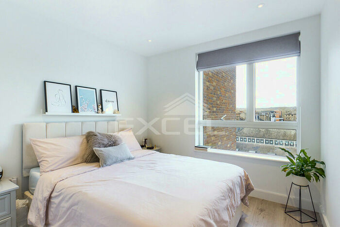 2 Bedroom Apartment To Rent In Purser Court, Smithfield Square, High Street, Hornsey, N8