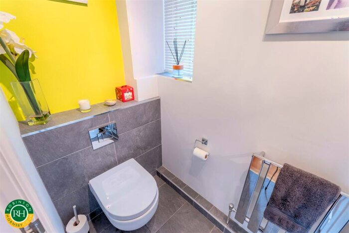 4 Bedroom Detached House For Sale In Oaklands, Bessacarr, Doncaster, DN4