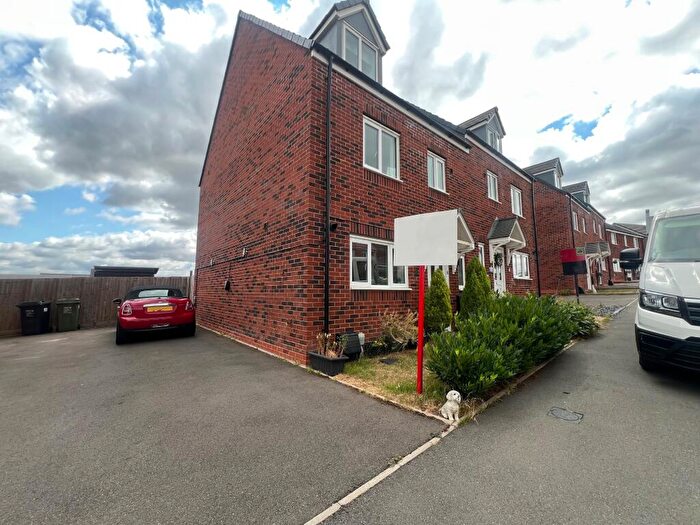 4 Bedroom Semi-Detached House To Rent In Nutford Street, Brockhill, Redditch, B97