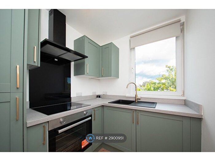 2 Bedroom Flat To Rent In Thistle Place, Aberdeen, AB10