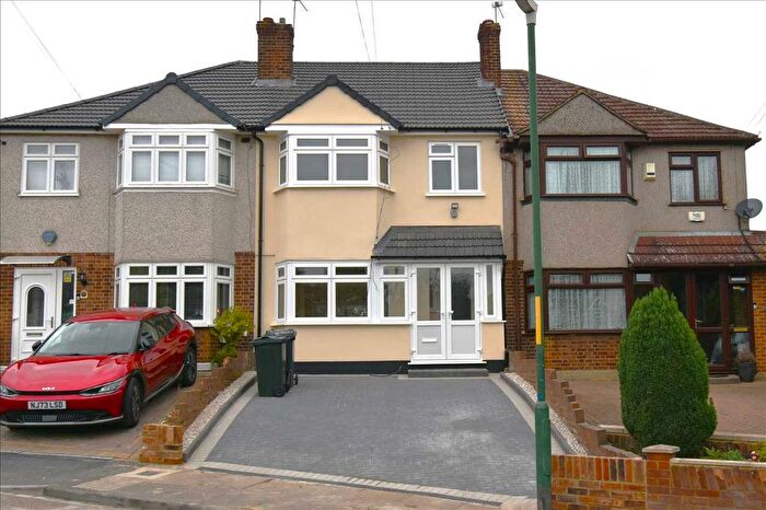 3 Bedroom Terraced House To Rent In Berkeley Crescent, Dartford, DA1