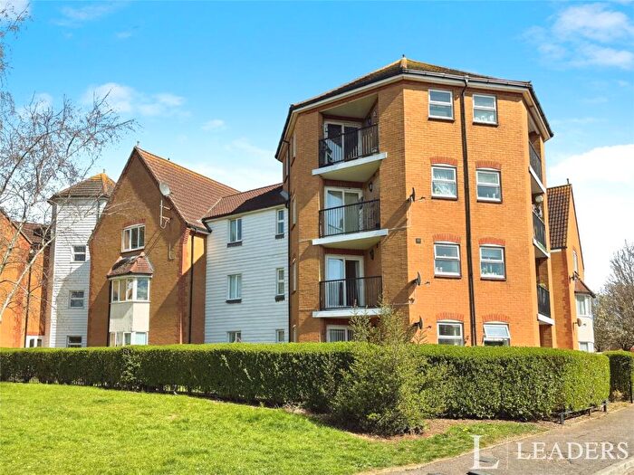 3 Bedroom Flat To Rent In Chelsea Gardens, CM17