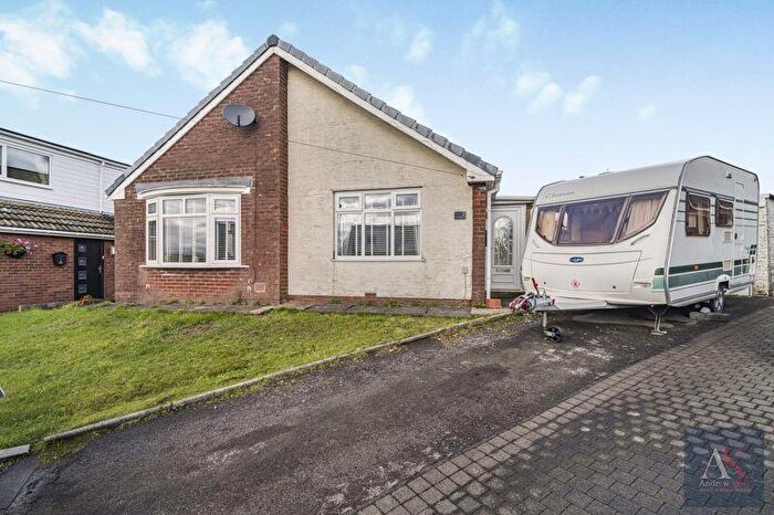 4 Bedroom Detached Bungalow For Sale In Avon Close, Milnrow, OL16