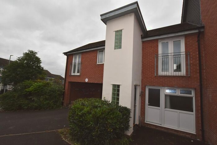 3 Bedroom Detached House To Rent In Alderley Rise, Burslem, ST6