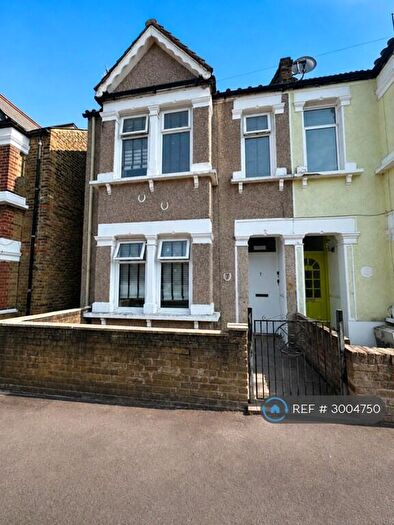 2 Bedroom Flat To Rent In Woodlands St, London, SE13