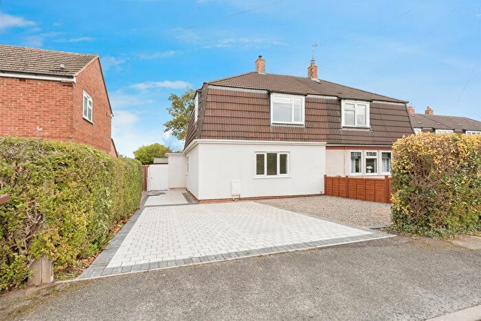 3 Bedroom Semi Detached House For Sale In Heath Close, Hallow, Worcester, WR2