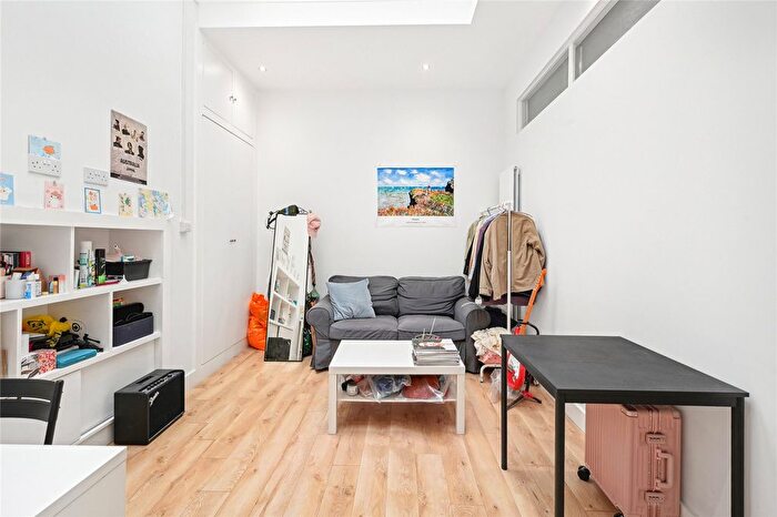 1 Bedroom Flat To Rent In Queensberry Place, London, SW7