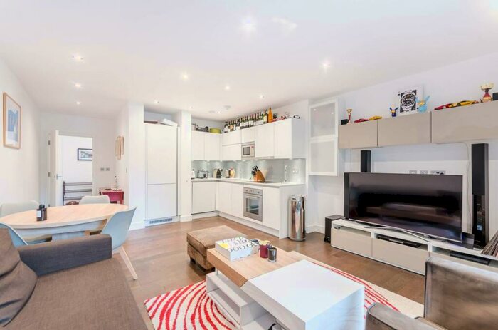 2 Bedroom Flat To Rent In Paton Street, Clerkenwell, London, EC1V