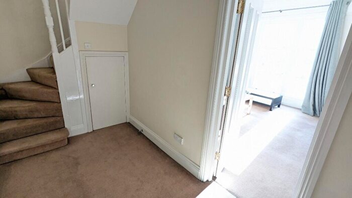 2 Bedroom Flat To Rent In Canute Road, Southampton, Hampshire, SO14