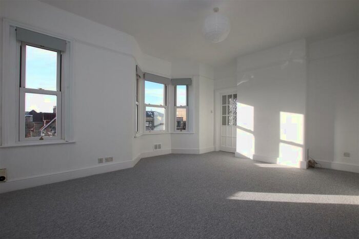3 Bedroom Terraced House To Rent In Wellsway, Bath, BA2