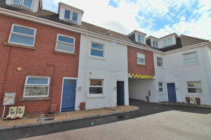 1 Bedroom Flat To Rent In Manor Park Avenue, Portsmouth, PO3