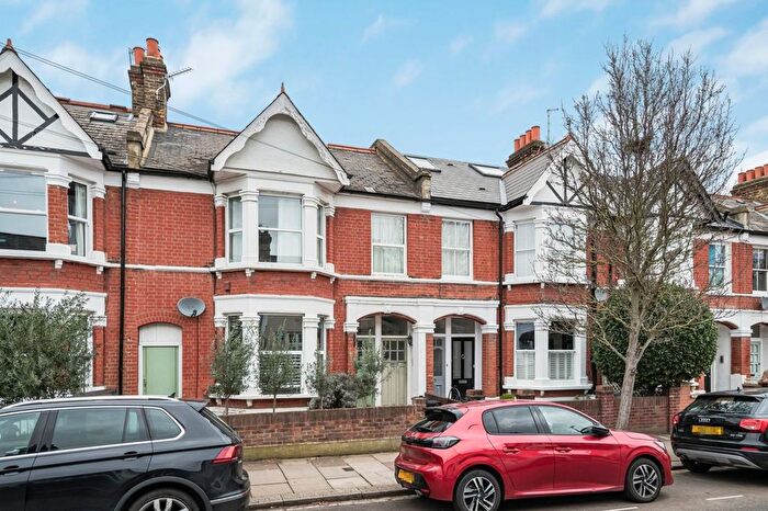 2 Bedroom Flat For Sale In Ravensbury Road, Earlsfield, London, SW18