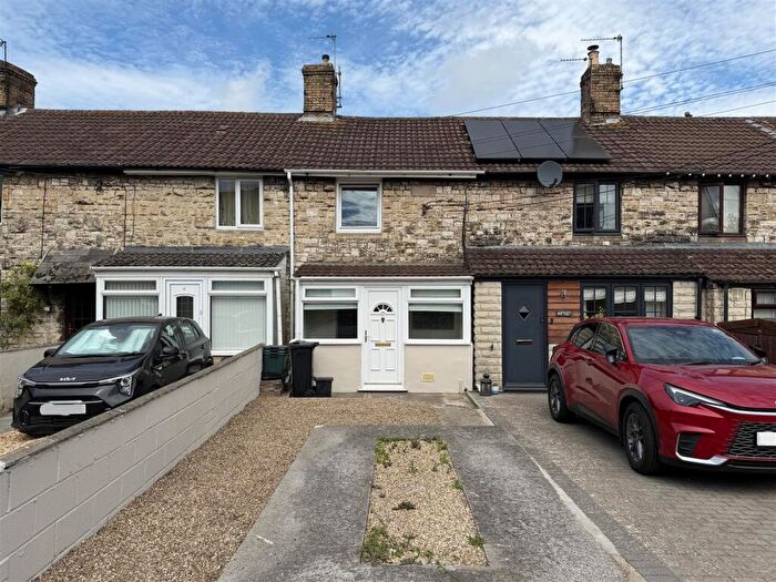 2 Bedroom Terraced House For Sale In Wells Road, Westfield, BA3