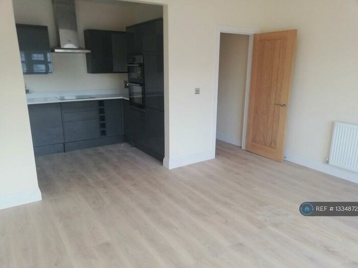 1 Bedroom Flat To Rent In Fairdene Road, Coulsdon, CR5