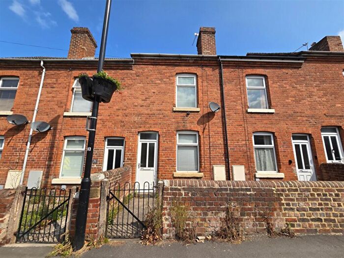 3 Bedroom Terraced House To Rent In Mill Lane, Treeton, Rotherham, S60