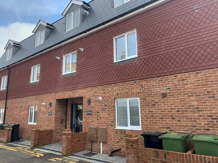 2 Bedroom Flat To Rent In Lushington Lane, Eastbourne BN21