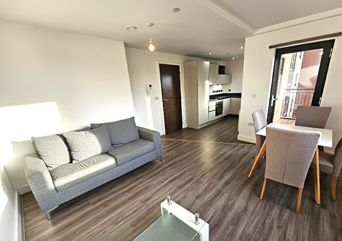 2 Bedroom Flat To Rent In Hurst Street, Liverpool, L1