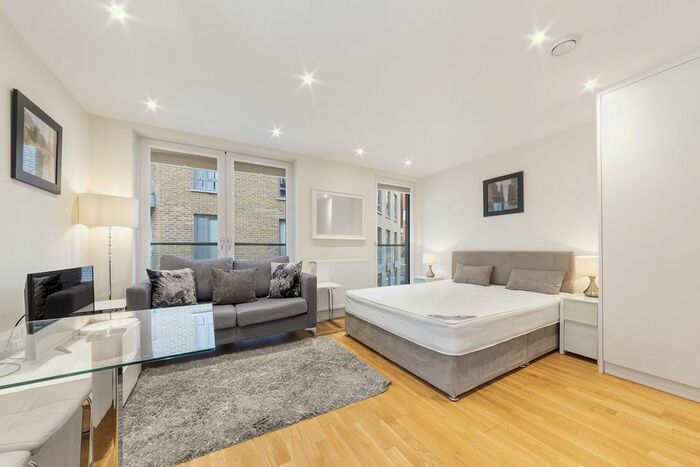 Studio To Rent In Birkdale House, 18 St. Annes Street, Limehouse, London E14