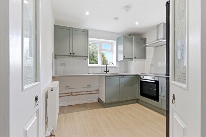 2 Bedroom Apartment To Rent In Derwent Crescent, London, N20