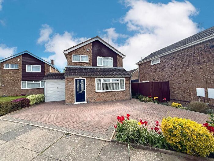 3 Bedroom Detached House For Sale In Turnpike Drive, Warden Hills, Luton, Bedfordshire, LU3