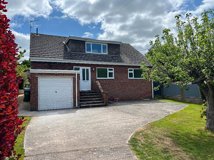 3 Bedroom Detached House To Rent In Henfield Road, Upper Beeding, West Sussex, BN44
