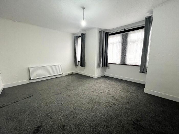 4 Bedroom Terraced House To Rent In Cranborne Road, Barking, IG11