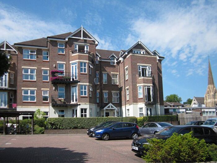 2 Bedroom Flat To Rent In Station Road, Redhill, RH1