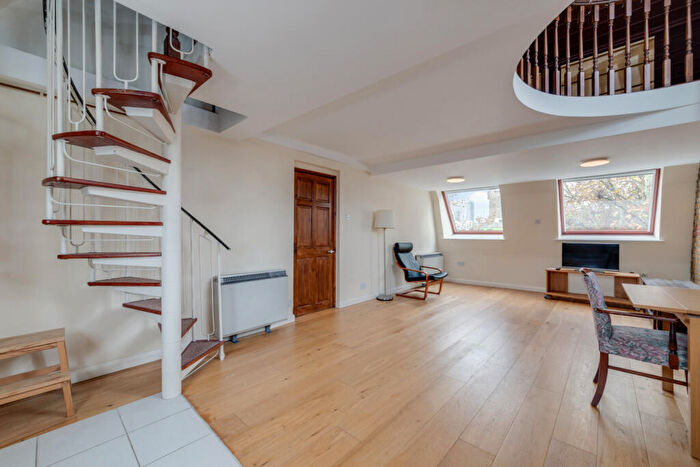 2 Bedroom Flat To Rent In St. Michael's Court, St. Leonards Road, E14
