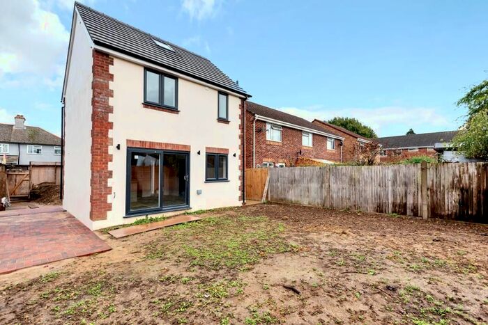 3 Bedroom Detached House To Rent In Sunbury-On-Thames, Surrey, TW16