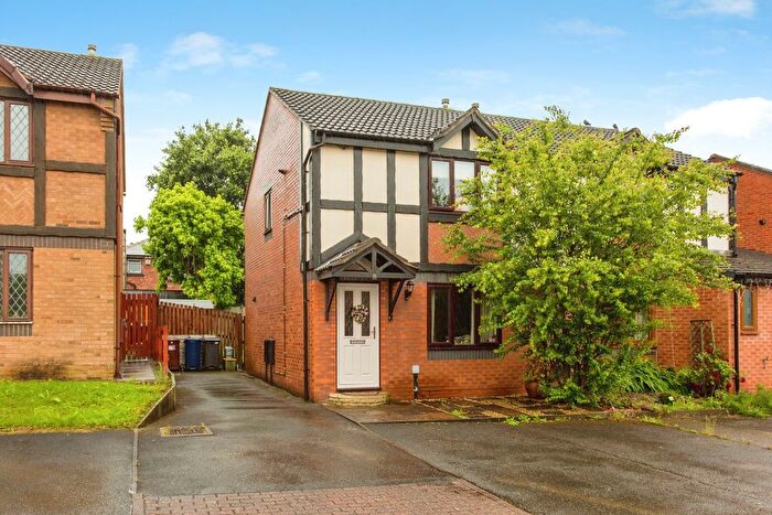 3 Bedroom Semi-detached House For Sale In Stratfield Place, Leyland, Lancashire, PR25