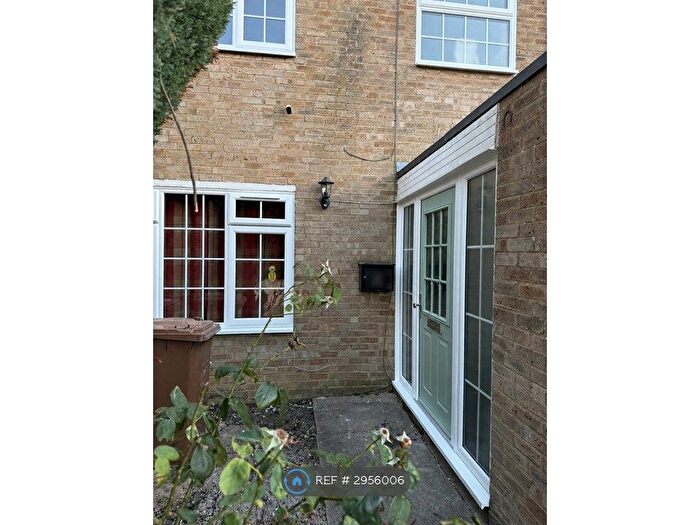 4 Bedroom Terraced House To Rent In Coventry Close, Stevenage, SG1