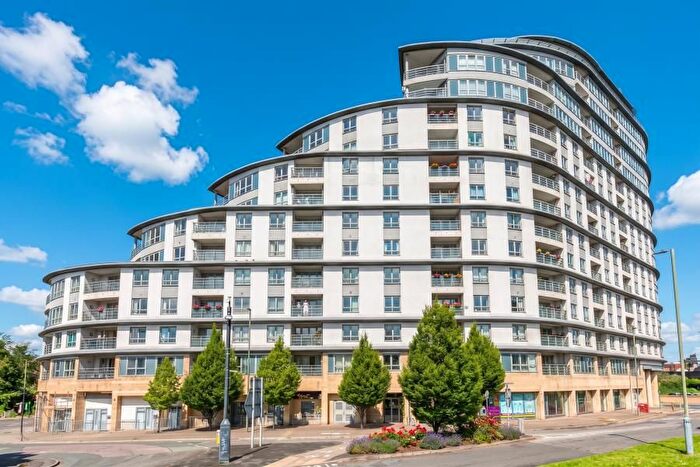 1 Bedroom Flat To Rent In Woking, Surrey, GU22