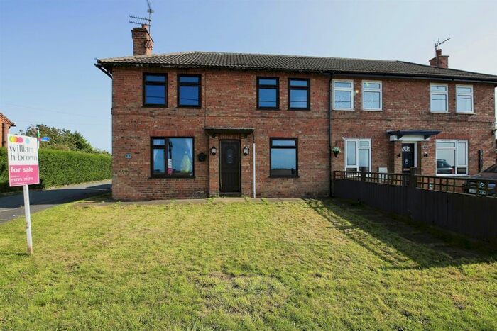3 Bedroom Semi-Detached House For Sale In Thorpe Avenue, Moulton Chapel, Spalding, PE12