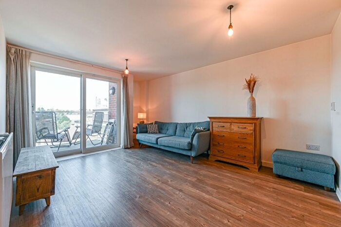 2 Bedroom Flat To Rent In Ringers Road, Bromley, BR1